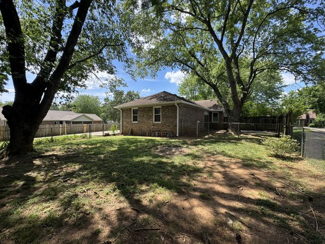 2306 Crown Hill Dr, Murfreesboro, TN 37129