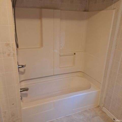 616 N Edgewood Drive, Muncie, IN 47303