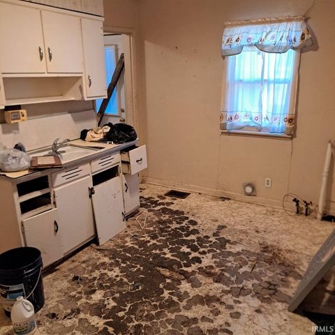 616 N Edgewood Drive, Muncie, IN 47303