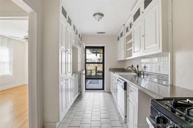 1610 S Lewis Avenue, Tulsa, OK 74104