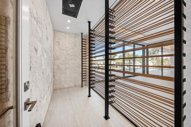 2817 NE 25th St, Fort Lauderdale, FL 33305