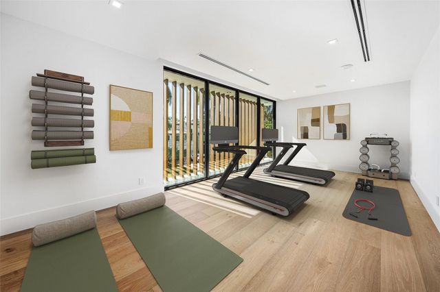 2817 NE 25th St, Fort Lauderdale, FL 33305