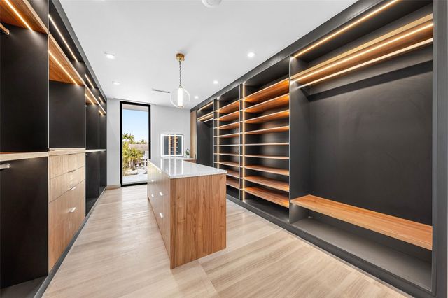 2817 NE 25th St, Fort Lauderdale, FL 33305