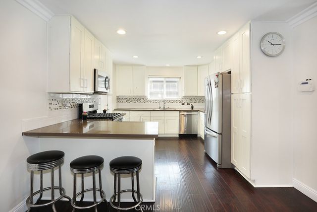 6062 Dr Glenwood, Huntington Beach, CA 92647