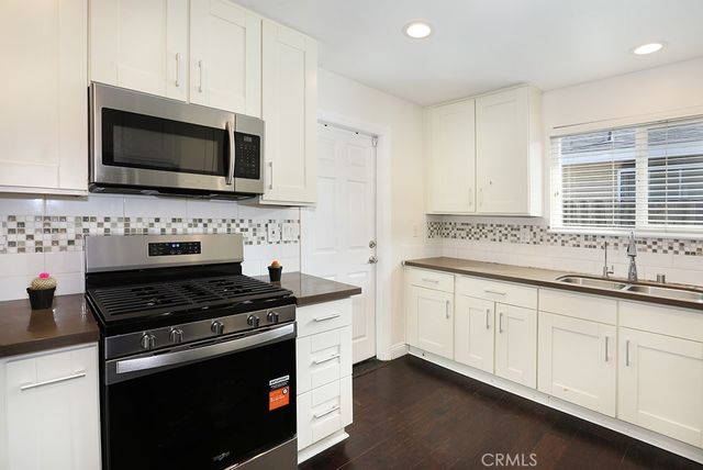 6062 Dr Glenwood, Huntington Beach, CA 92647