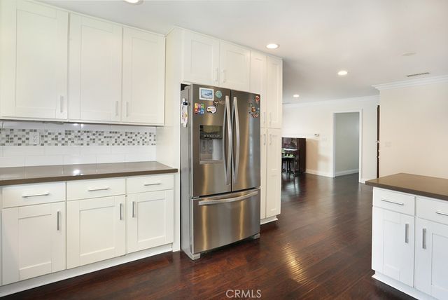 6062 Dr Glenwood, Huntington Beach, CA 92647