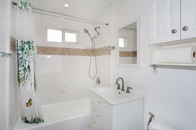 6062 Dr Glenwood, Huntington Beach, CA 92647
