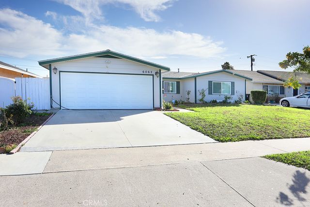 6062 Dr Glenwood, Huntington Beach, CA 92647