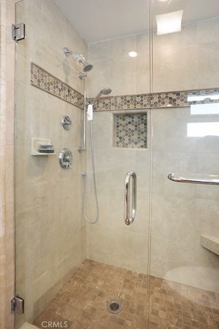 6062 Dr Glenwood, Huntington Beach, CA 92647