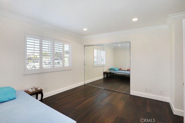 6062 Dr Glenwood, Huntington Beach, CA 92647