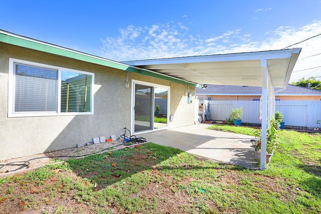 6062 Dr Glenwood, Huntington Beach, CA 92647
