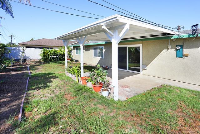 6062 Dr Glenwood, Huntington Beach, CA 92647