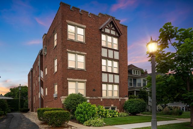 11 S 6th Avenue 1B, La Grange, IL 60525