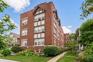 11 S 6th Avenue 1B, La Grange, IL 60525
