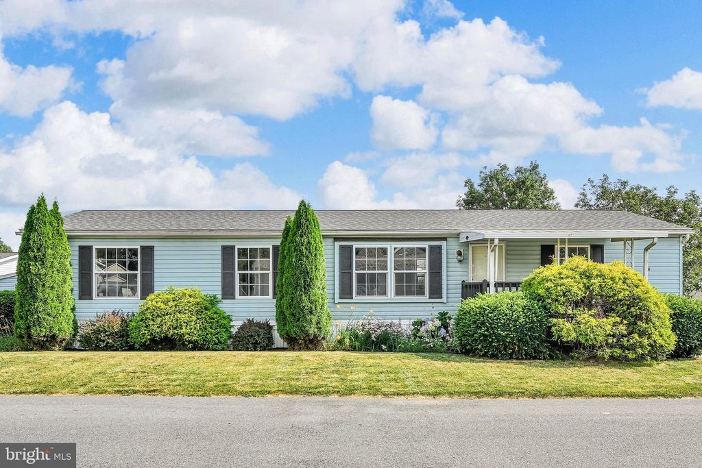 106 SILVER WIND CT S, Lancaster, PA 17603