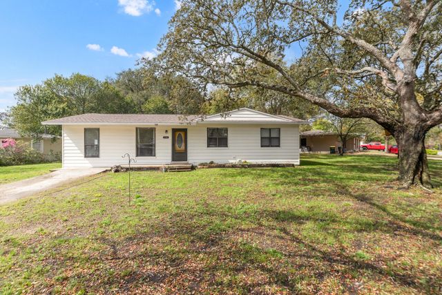 116 SW Cowrie Avenue, Fort Walton Beach, FL 32548