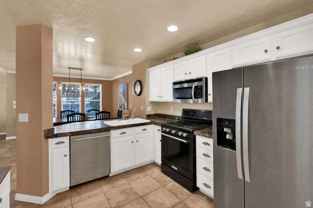 56 W 200 N, Centerville, UT 84014