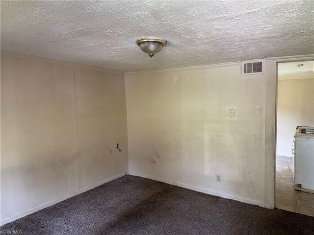 2400 Peachtree Street, Winston-salem, NC 27107