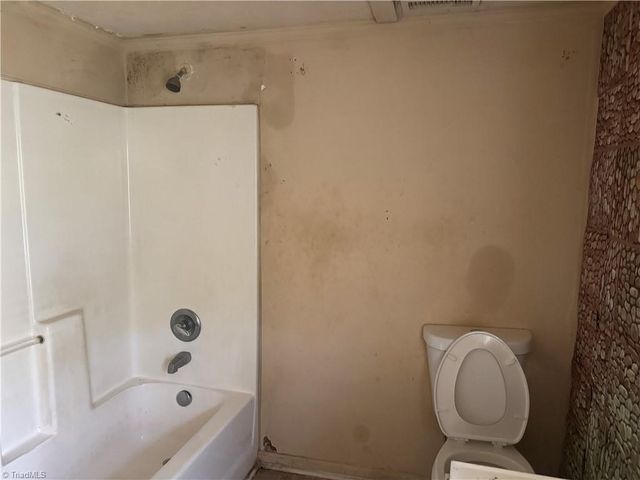 2400 Peachtree Street, Winston-salem, NC 27107