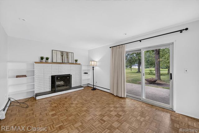 8200 Hannan Road, Van Buren Charter Township, MI 48184