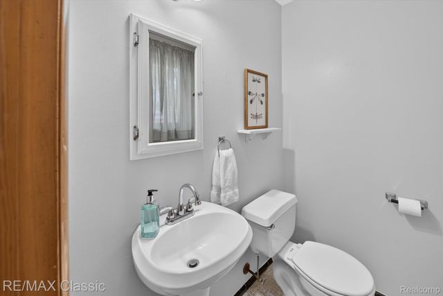8200 Hannan Road, Van Buren Charter Township, MI 48184