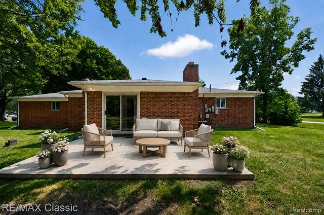 8200 Hannan Road, Van Buren Charter Township, MI 48184