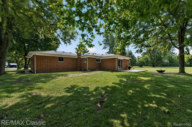 8200 Hannan Road, Van Buren Charter Township, MI 48184