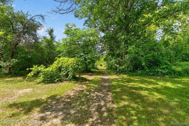 8200 Hannan Road, Van Buren Charter Township, MI 48184