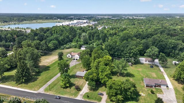 8200 Hannan Road, Van Buren Charter Township, MI 48184