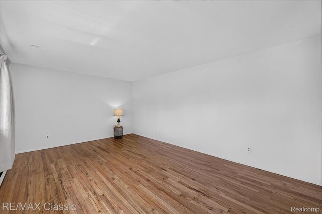 8200 Hannan Road, Van Buren Charter Township, MI 48184
