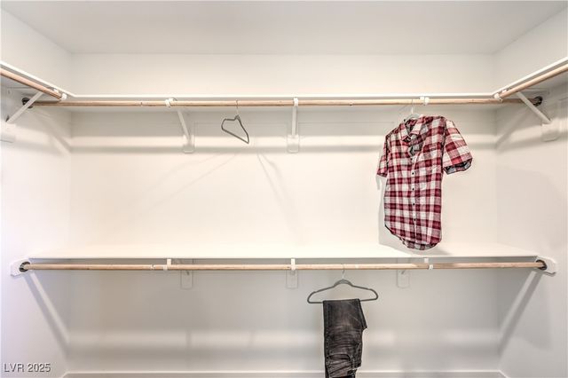 9382 AVA HATHAWAY Street 16, Las Vegas, NV 89178