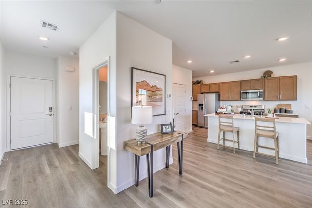 9382 AVA HATHAWAY Street 16, Las Vegas, NV 89178