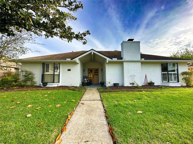 5117 Glenvalley Drive, La Porte, TX 77571