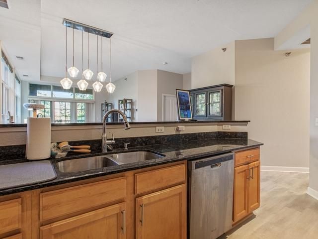 851 River Mews Court 105, Minneapolis, MN 55414