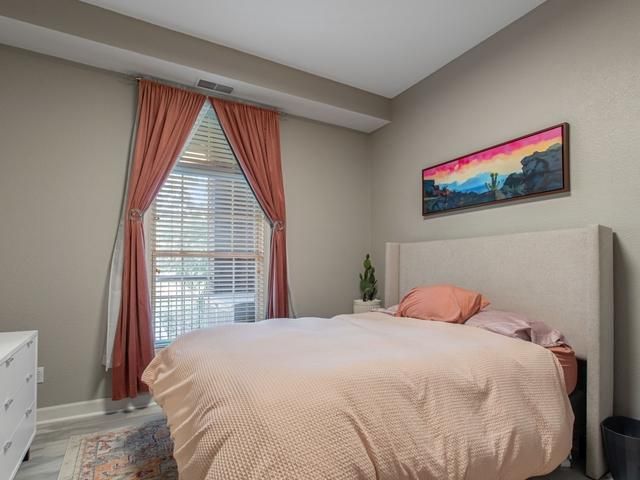 851 River Mews Court 105, Minneapolis, MN 55414