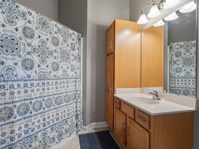 851 River Mews Court 105, Minneapolis, MN 55414