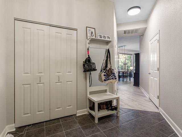 851 River Mews Court 105, Minneapolis, MN 55414