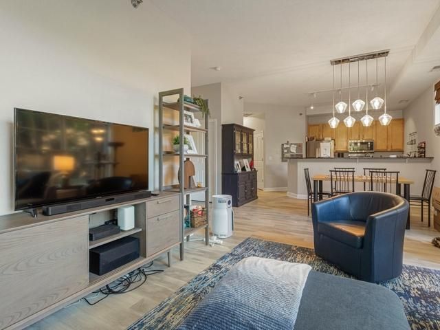 851 River Mews Court 105, Minneapolis, MN 55414