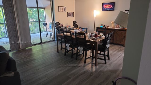 450 Commodore Dr 311, Plantation, FL 33325