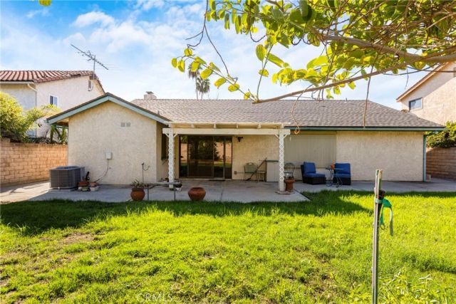 7036 Sedan, West Hills, CA 91307