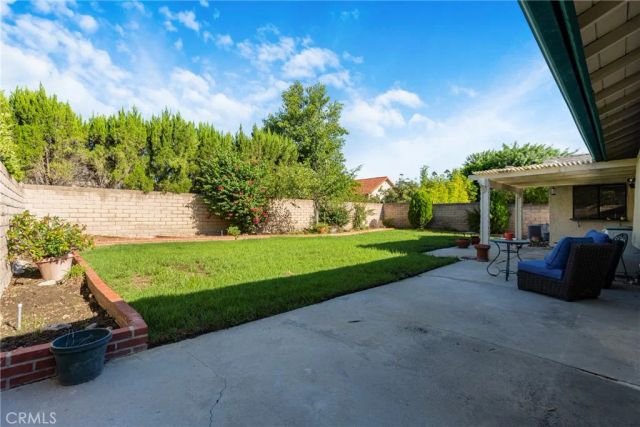 7036 Sedan, West Hills, CA 91307