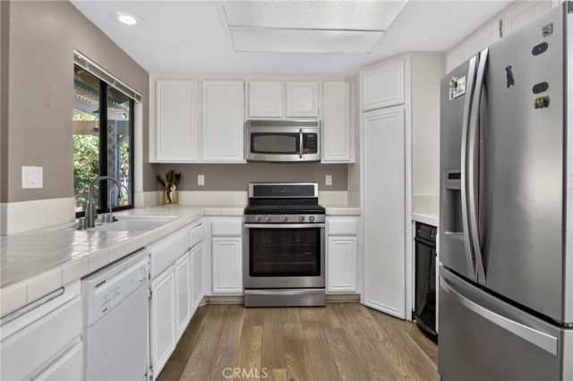 7036 Sedan, West Hills, CA 91307