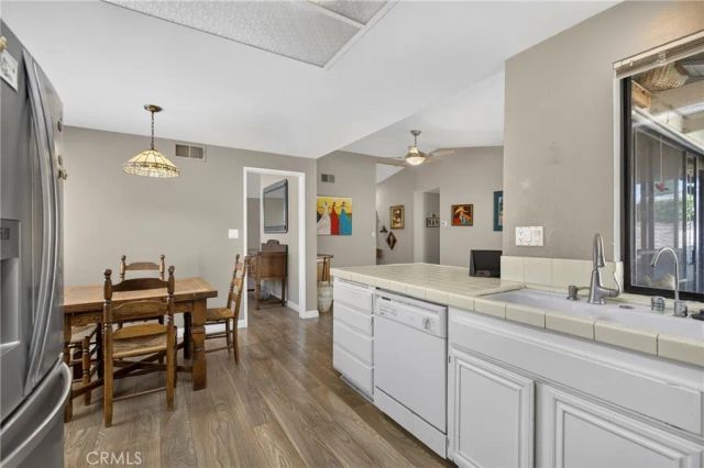7036 Sedan, West Hills, CA 91307