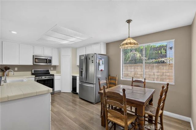 7036 Sedan, West Hills, CA 91307
