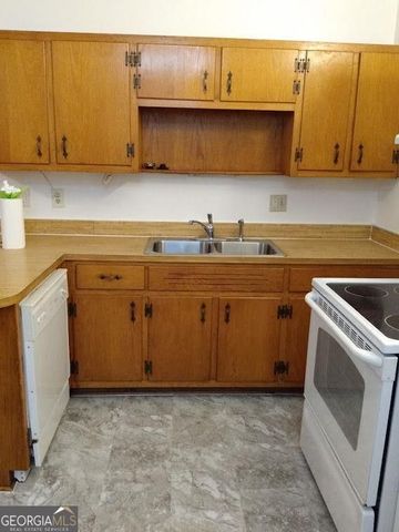 186 Lake Drive, Atlanta, GA 30340