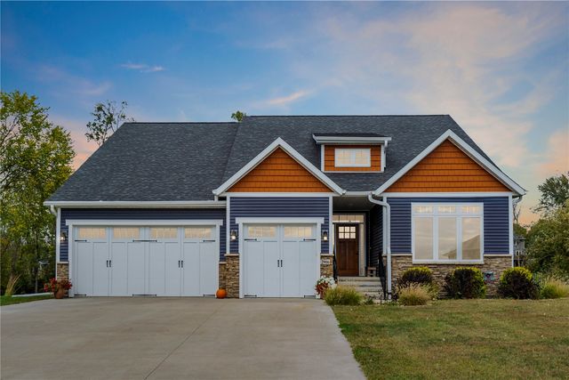 2906 Sydney Ct NE, Swisher, IA 52338