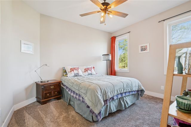 2906 Sydney Ct NE, Swisher, IA 52338