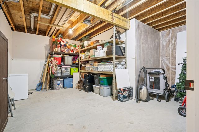 2906 Sydney Ct NE, Swisher, IA 52338