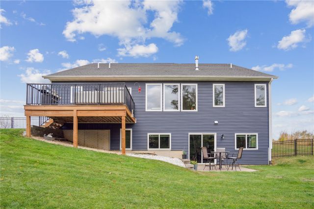 2906 Sydney Ct NE, Swisher, IA 52338