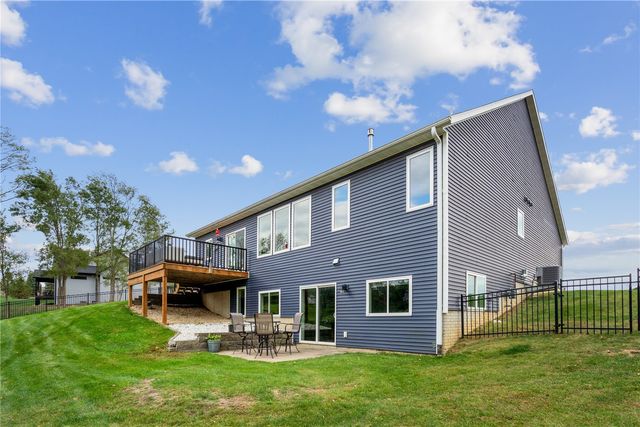 2906 Sydney Ct NE, Swisher, IA 52338